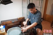 微山成都“90后”小伙“十年磨一剑”：从爱好者到守艺人 传播中国文化